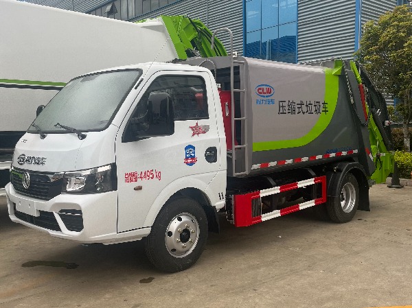 4.5方東風途逸壓縮式垃圾車
